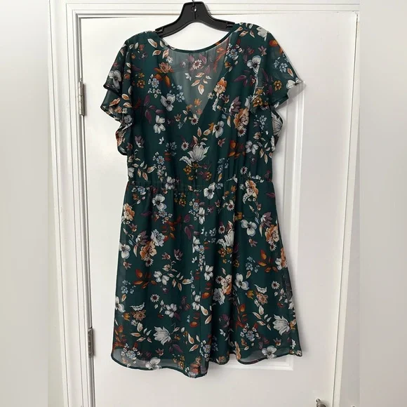 Eyeshadow forest green short sleeve dress with floral print midi - Picture 9 of 9
